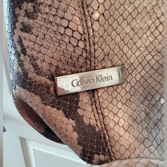 Calvin Klein Python-Look Leather Hobo Style
Handbag with Zipper. - Picture 9 of 14